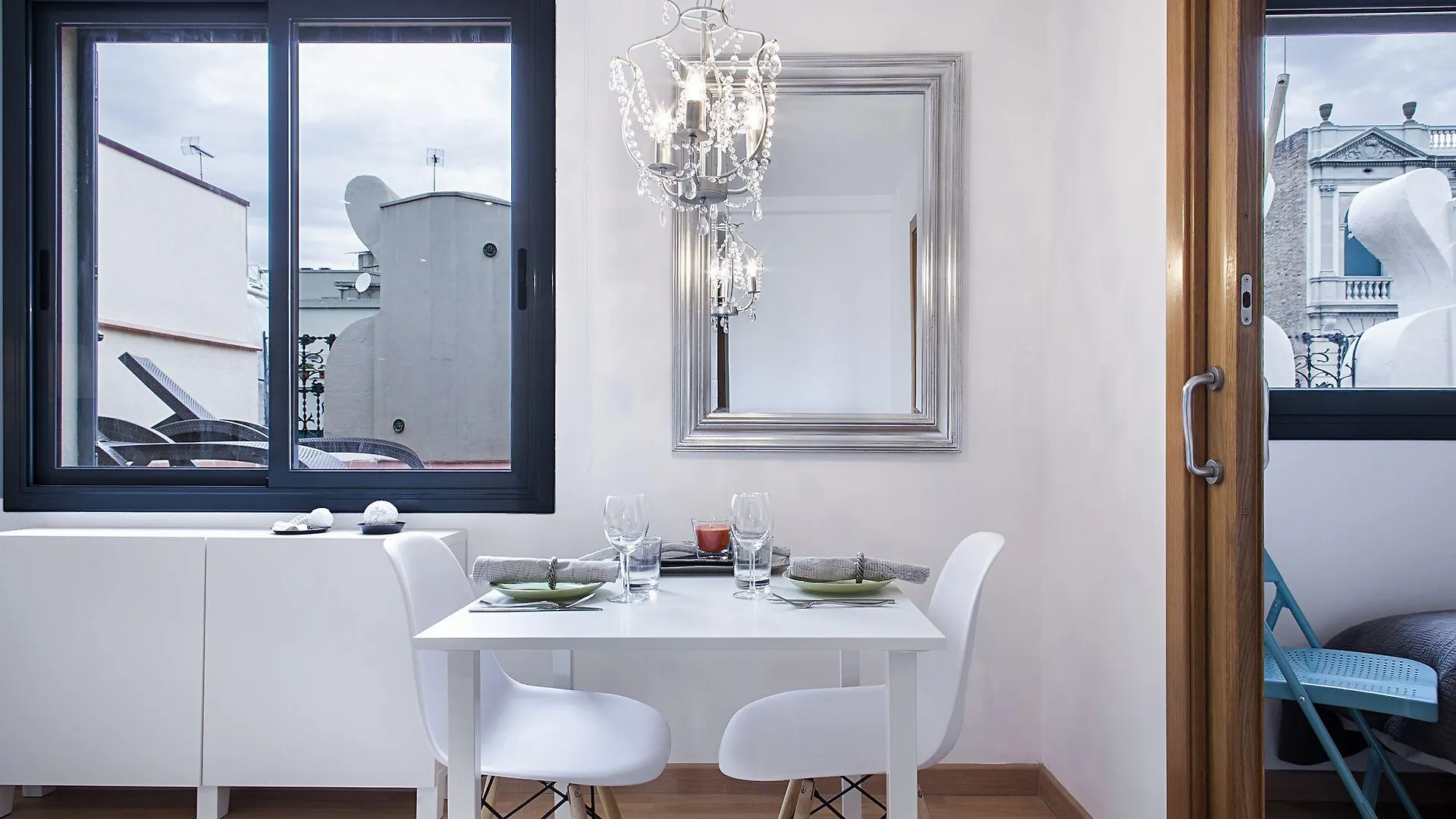 Rambla Attic Paris Apartment Barcelona