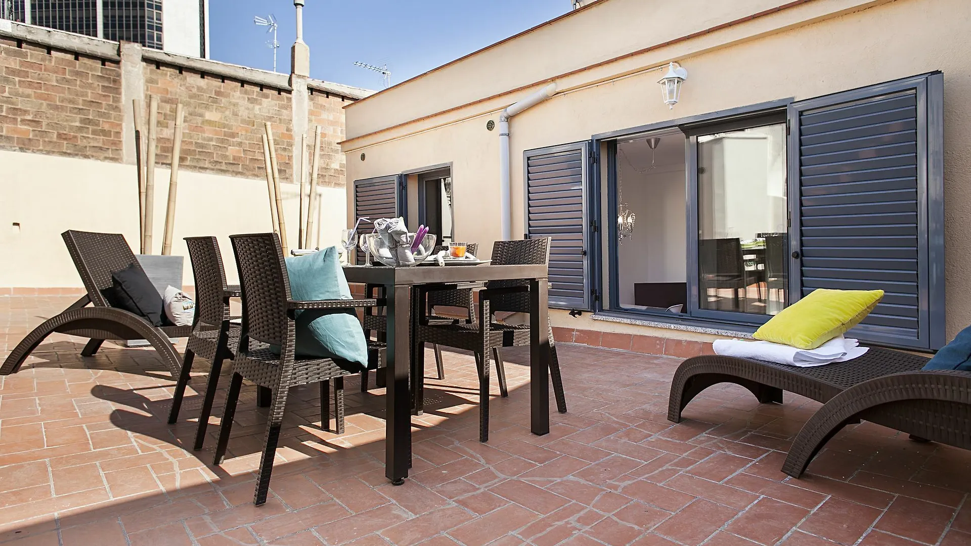 Rambla Attic Paris Apartment Barcelona