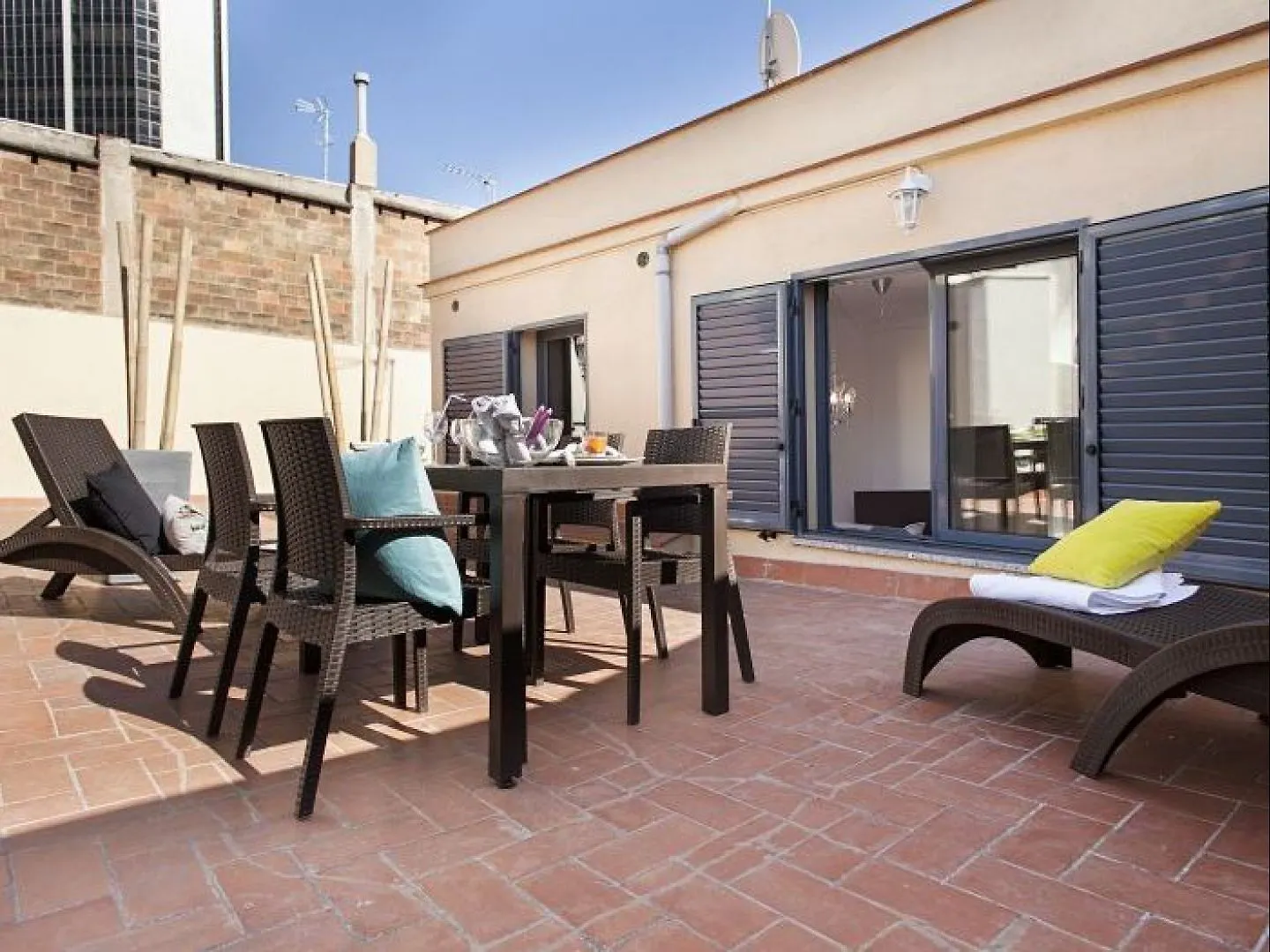 Rambla Attic Paris Apartment Barcelona